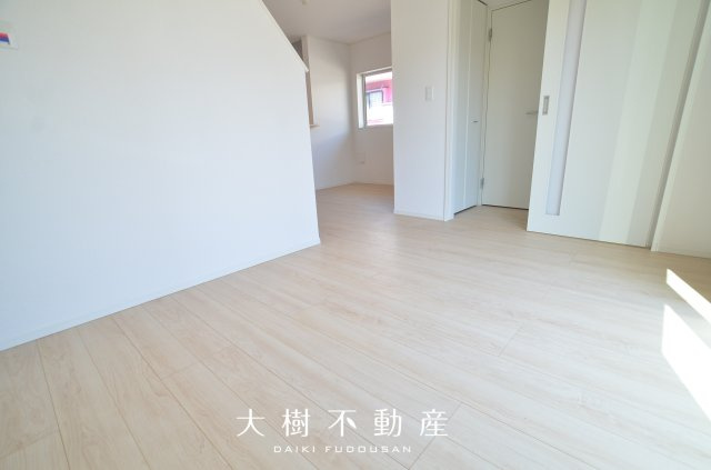 【居間・リビング】 | 座間市明王　新築戸建て　全１棟【仲介手数料無料】