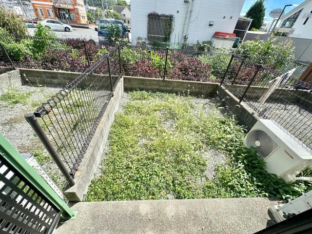 ハイツコスモスの庭