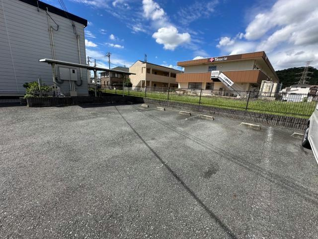 ハイツコスモスの駐車場