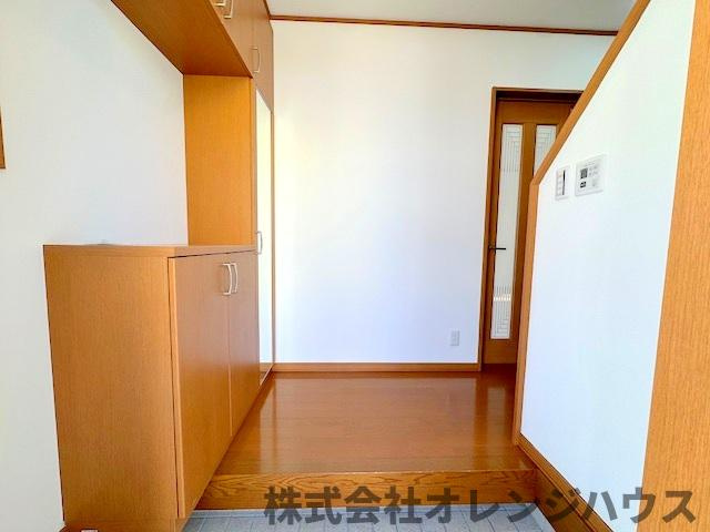 【玄関】 | 厚木市恩名4丁目 中古戸建 | 玄関