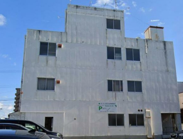 湯ノ前住居付店舗の外観