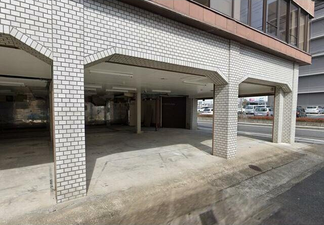 湯ノ前住居付店舗の外観