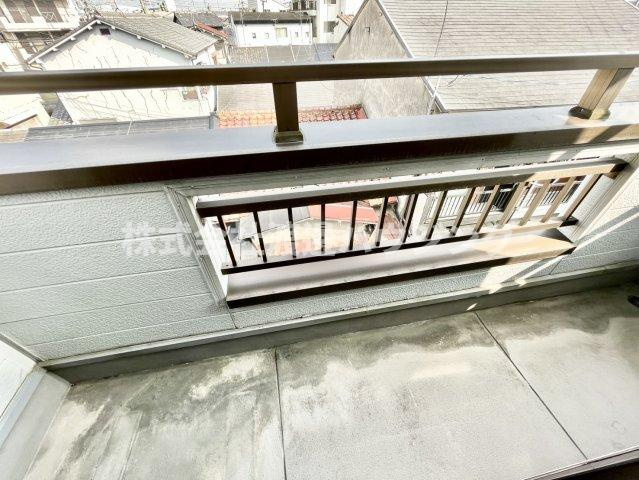 仁和寺町貸家のバルコニー