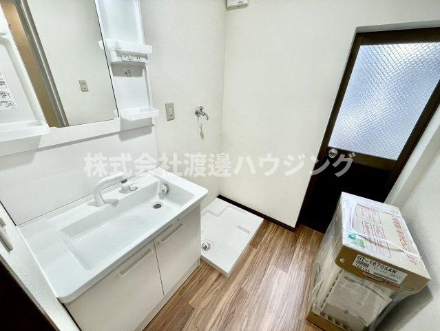 仁和寺町貸家の洗面所