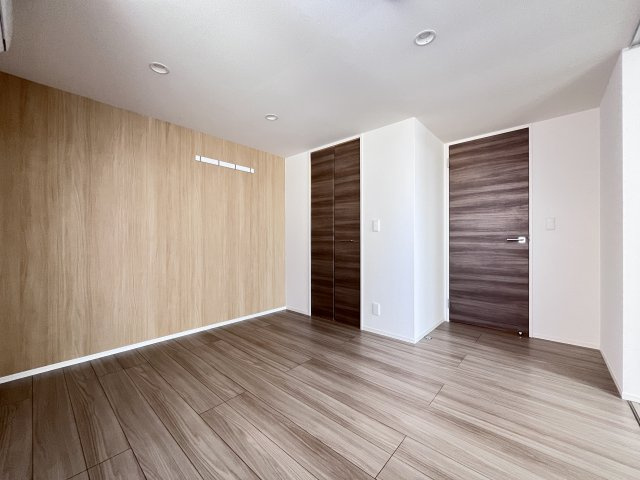 スペチアーレ墨江の洋室