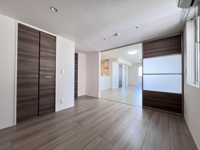 スペチアーレ墨江の居間・リビング