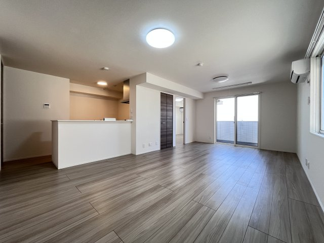 スペチアーレ墨江の居間・リビング