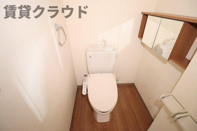 パレスコートのトイレ|落ち着いた色調のトイレです