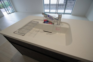 【内観：施工例】 | 【仲介手数料無料！！】府中市四谷1丁目　新築戸建て（全2棟）2号棟　4580万円 | 浄水器付き水栓