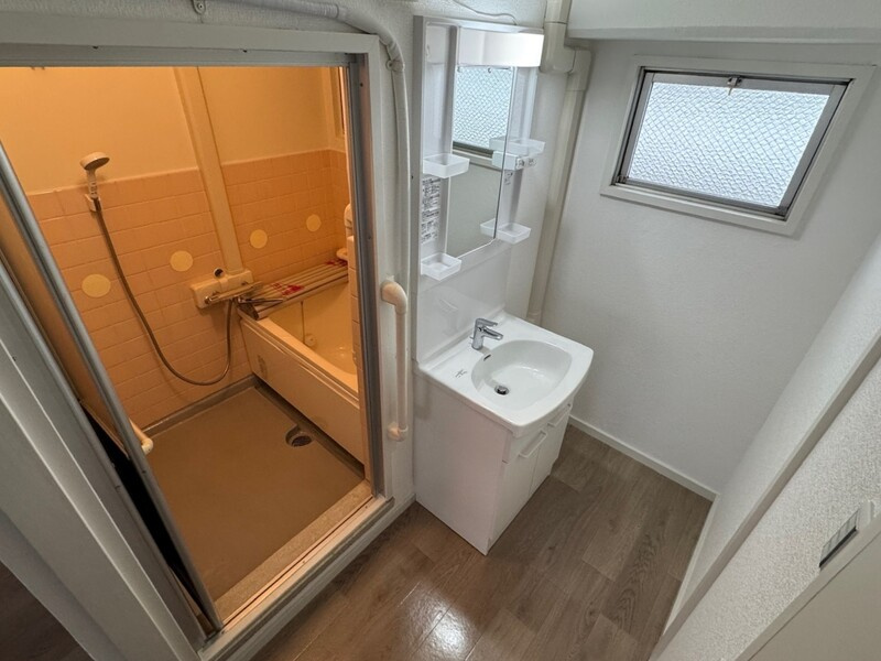 兵庫県公社　上湊川高層の洗面所|忙しい朝には欠かせない洗面所です