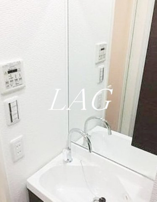 【洗面所】 | プレセダンヒルズ北千住 | 洗面台です。