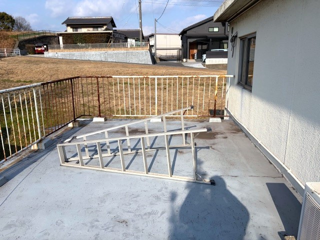 里庄町新庄売家のバルコニー