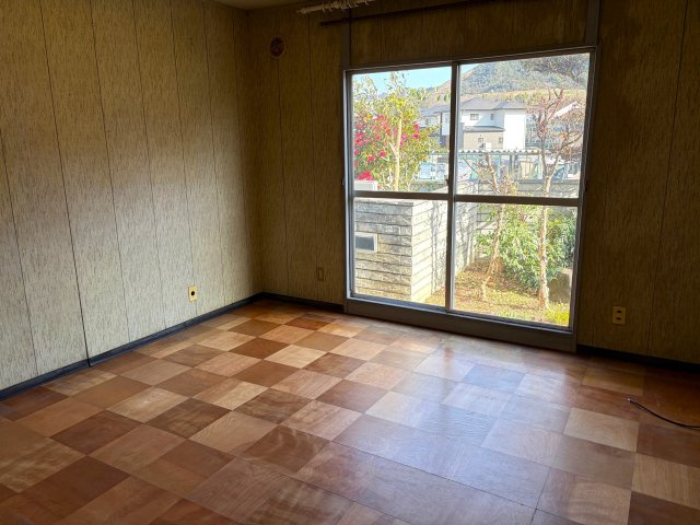里庄町新庄売家の洋室