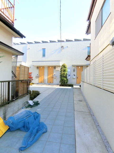 光ハウスのロビー|★アプローチ／敷地内ゴミ捨て場もございます★