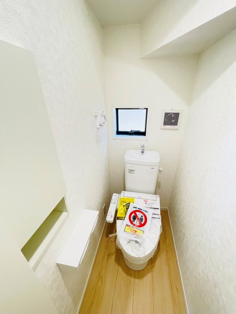 豊田市朝日町第6　新築分譲住宅　全4棟　4号棟のトイレ|1階、2階とも温水洗浄機能付きトイレです。