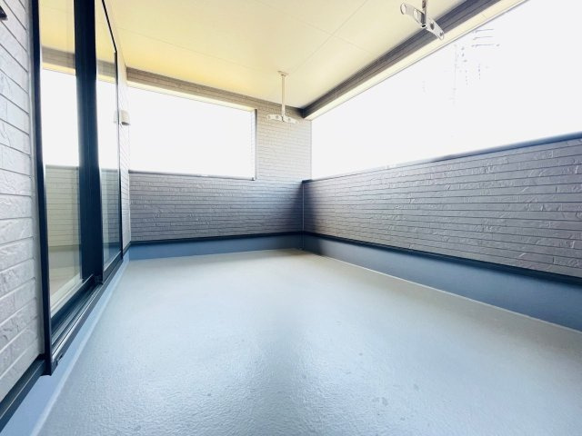 豊田市朝日町第6　新築分譲住宅　全4棟　4号棟のバルコニー|多用途に使えるインナーバルコニー付き。突然の雨でも安心です♪