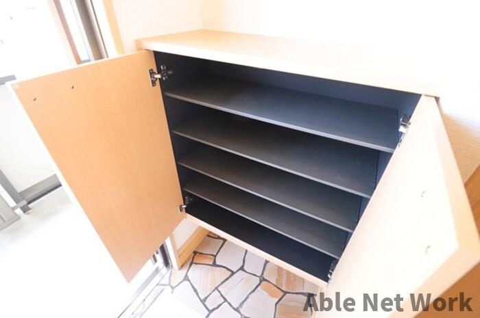 アーバンヒルズかしまⅡの玄関|シューズボックス付き