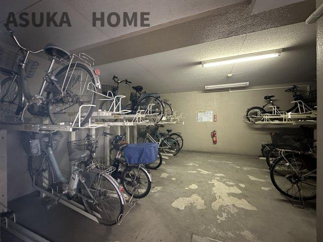 ジェイシティ洋光台の駐車場