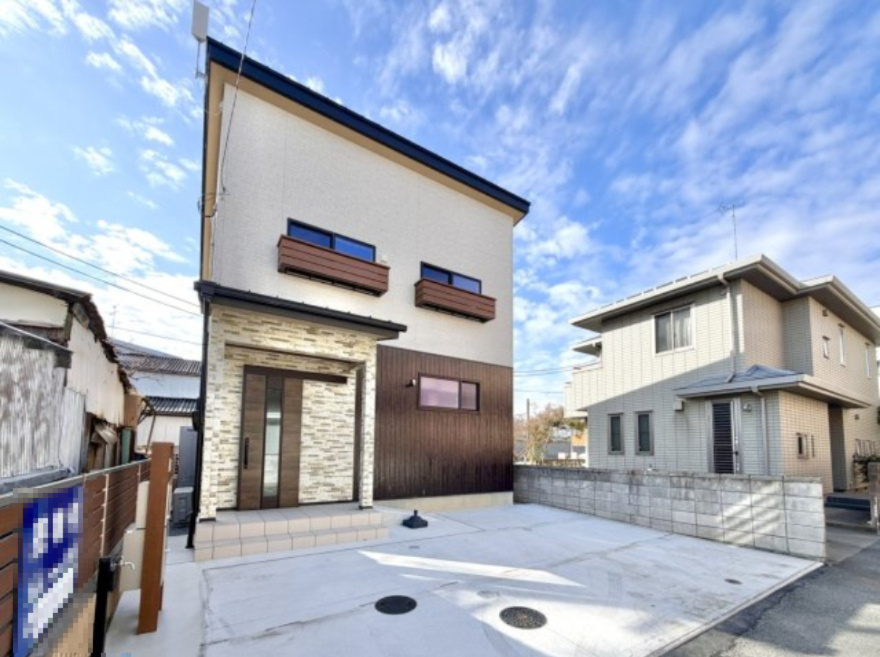 【中古戸建】高崎市双葉町の外観|■外観｜ここから始まる「日常」はご家族にとってかけがえのない時間となります。少しでも豊かに、快適に。