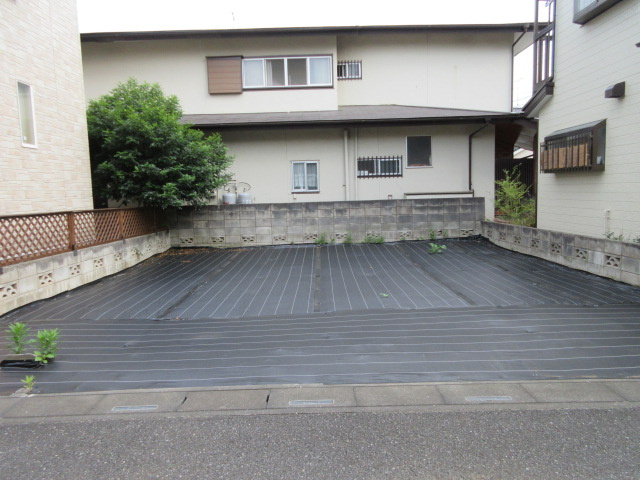 売地　上尾市小泉7-7-10の前面道路含む現地写真