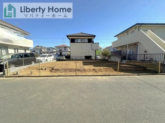 牛久市南1丁目8期　新築戸建の前面道路含む現地写真