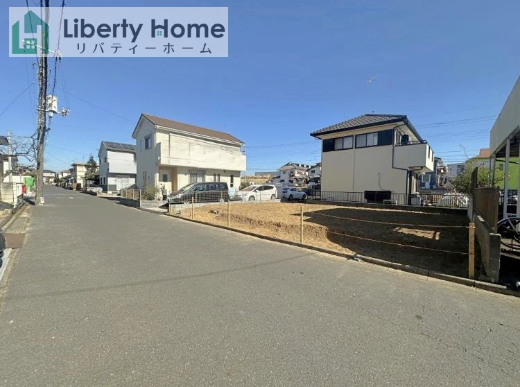 牛久市南1丁目8期　新築戸建の前面道路含む現地写真