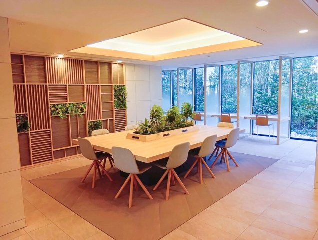 【その他共用部分】 | シャリエ朝霞グランフィールド（朝霞店） | 2026年2月撮影
パーソナルラウンジやチャットボックスなどニーズに合わせて使い分けられるワーク空間。
思い思いに充実した時間をお過ごしいただけます。