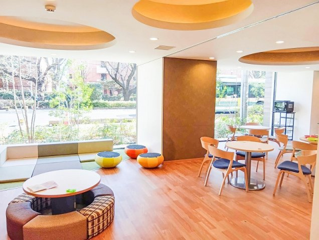 【その他共用部分】 | シャリエ朝霞グランフィールド（朝霞店） | 2026年2月撮影
オープンキッチン付のパーティールームや小さなお子様も安心の遊具付きキッズルーム！ご両親やご友人の宿泊にも便利なゲストルームも完備！