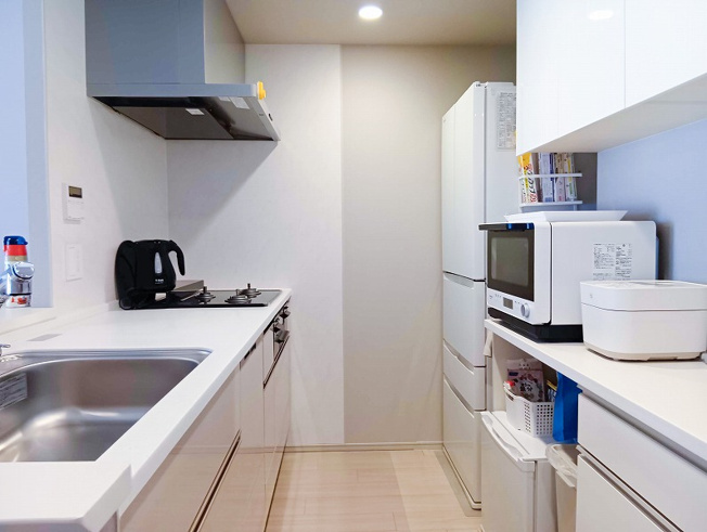 【キッチン】 | シャリエ朝霞グランフィールド（朝霞店） | 2026年2月撮影
タカラスタンダード社製の綺麗で機能的なキッチン。食洗機・ディスポーザー・ビルトイン浄水器などを採用したシステムキッチンです。カップボードなど収納スペースも充実しています。