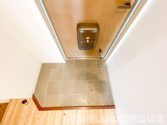 メゾンエスポアールの玄関