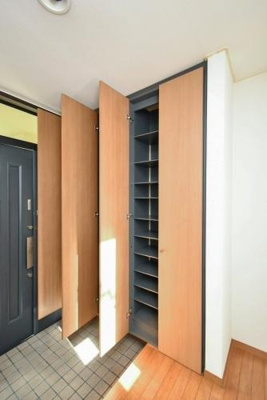 【エントランス】 | 足立貸家 | エントランス写真