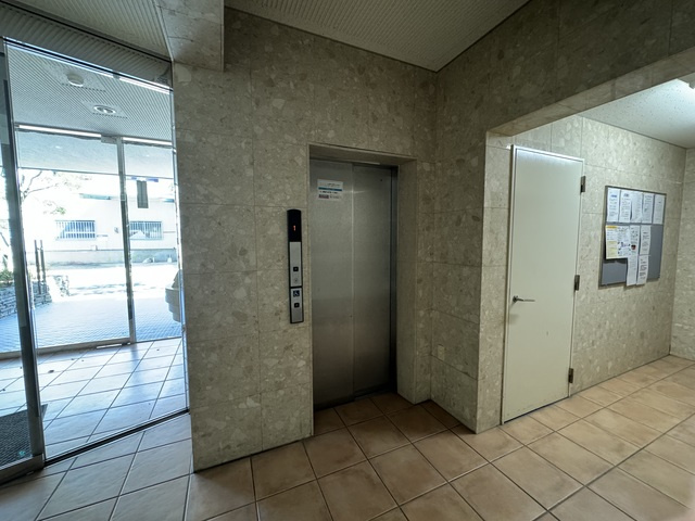 オーパス・ワンのロビー