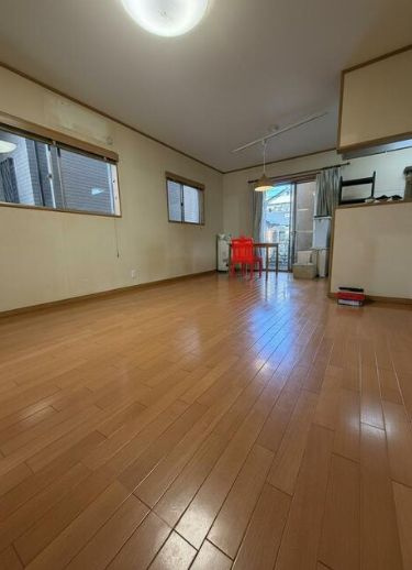 岸和田市西之内町　中古戸建の居間・リビング