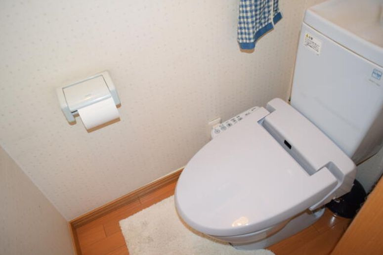 岸和田市西之内町　中古戸建のトイレ