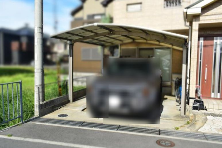 岸和田市西之内町　中古戸建の駐車場