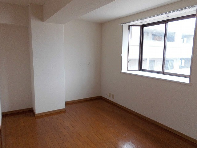 サンシャイン川久の洋室