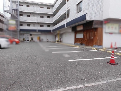 サンシャイン川久の駐車場