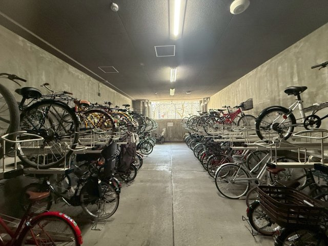 ベルヴィ高瀬川の駐輪場