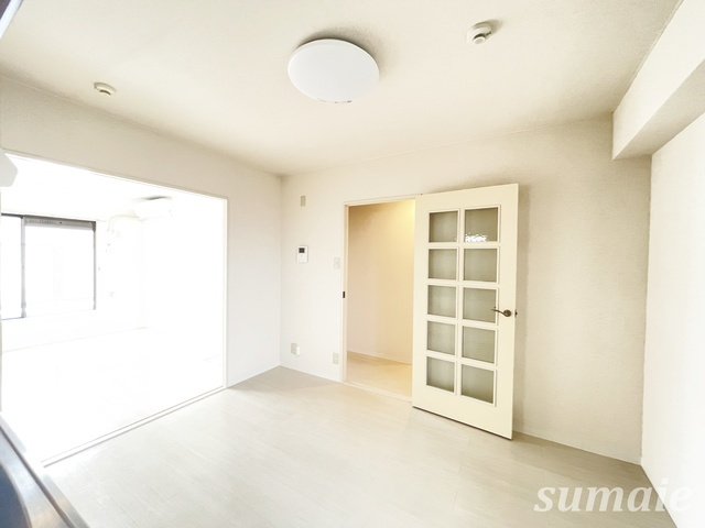 クレール山本の居間・リビング|6帖のDKです