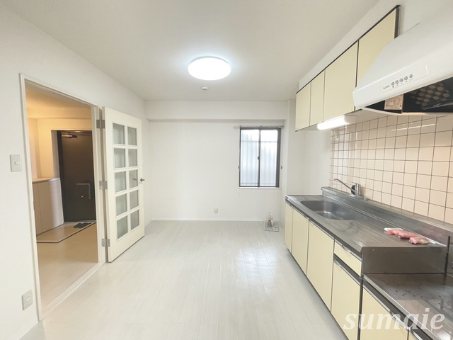 クレール山本の居間・リビング|6帖のDKです