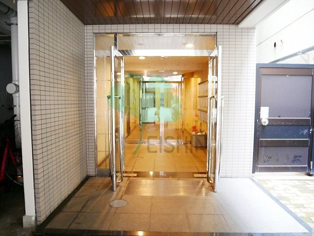 フリースペース57のエントランス