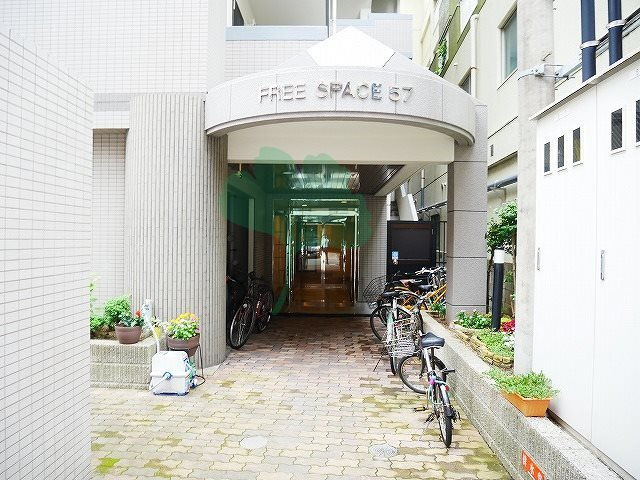 フリースペース57の外観