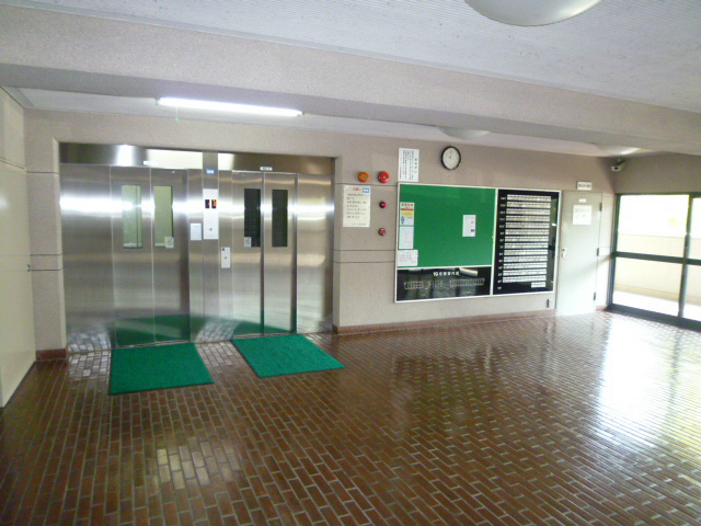 ■【Entrance】エントランスを抜けると、ロビーがあります。