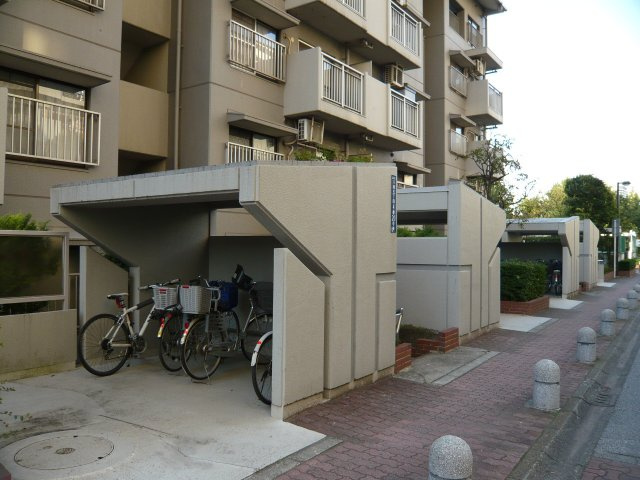 ■【Common area - bicycle parking lot】駐輪場になります。
