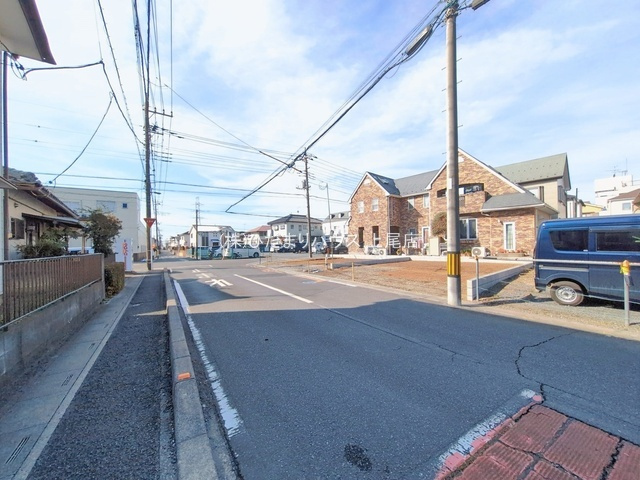 見沼区東大宮56期　新築戸建　GRACE01の前面道路含む現地写真