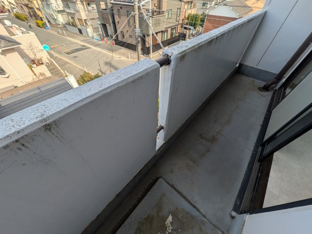 シャイン元住吉のバルコニー