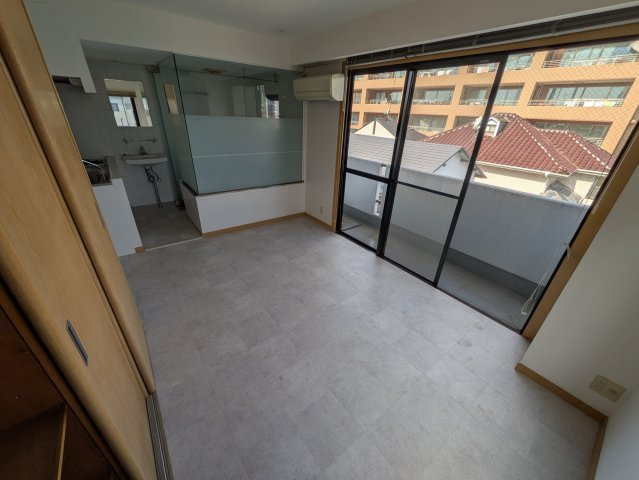 シャイン元住吉の居間・リビング