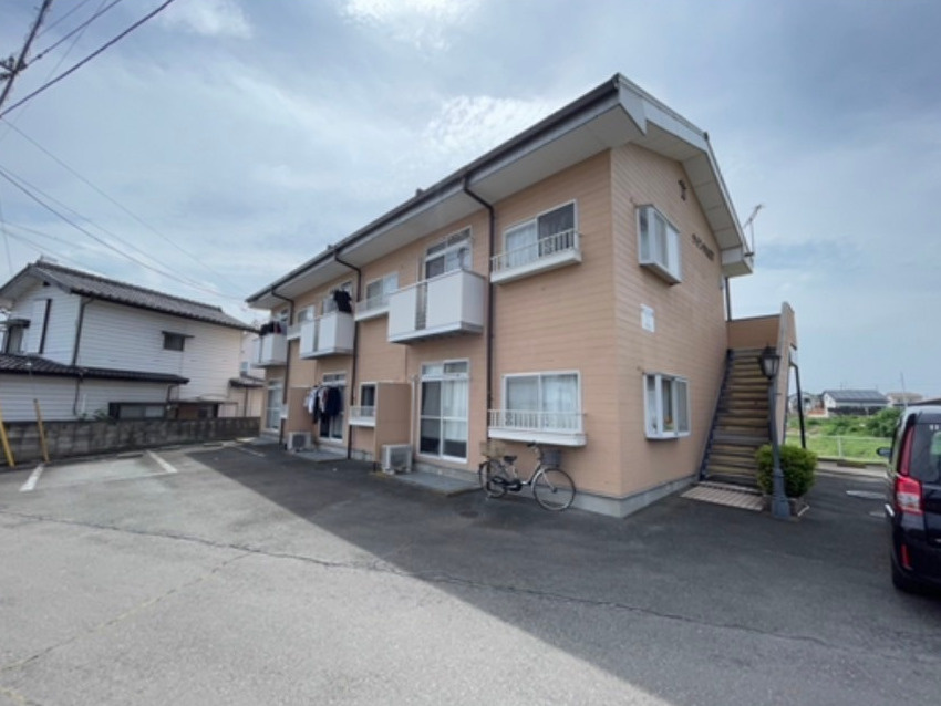 群馬県前橋市　　一棟アパートの外観