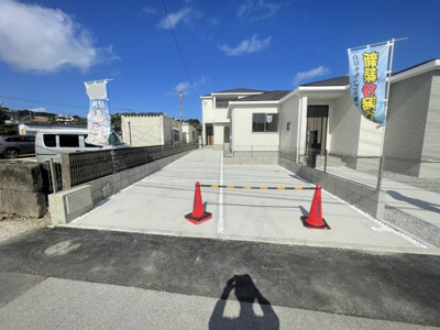 【駐車場】 | 南城市玉城百名3期（全2棟）ラスト1号棟 | 1号棟　駐車3台完備♪
