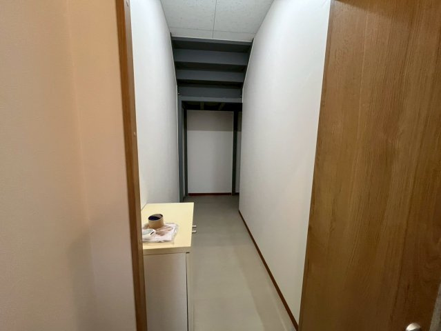 豊明市倉庫付き事務所の内装